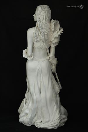 Black and White - Attyra, the Warrior Elf  - Mylène La Sculptrice)