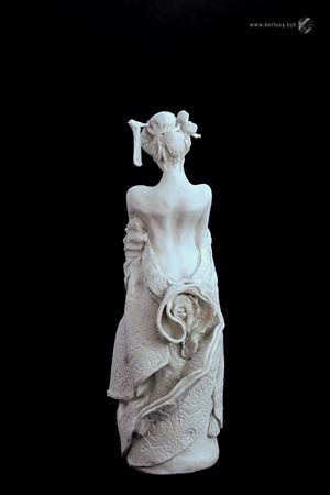 Black and White - The shy geisha - Mylène La Sculptrice)