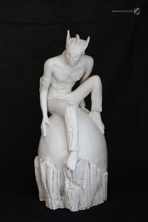 Black and White - Tethra, the Avatar on the Dragon's Egg - Mylène La Sculptrice)